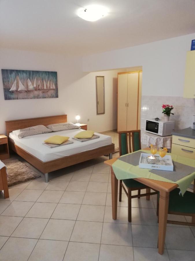 Apartmani Slavka Primošten Exterior foto